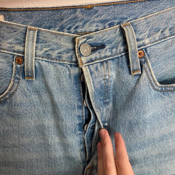 Distressed Levi's 501S Skinny Jeans - Picture 2 of 6